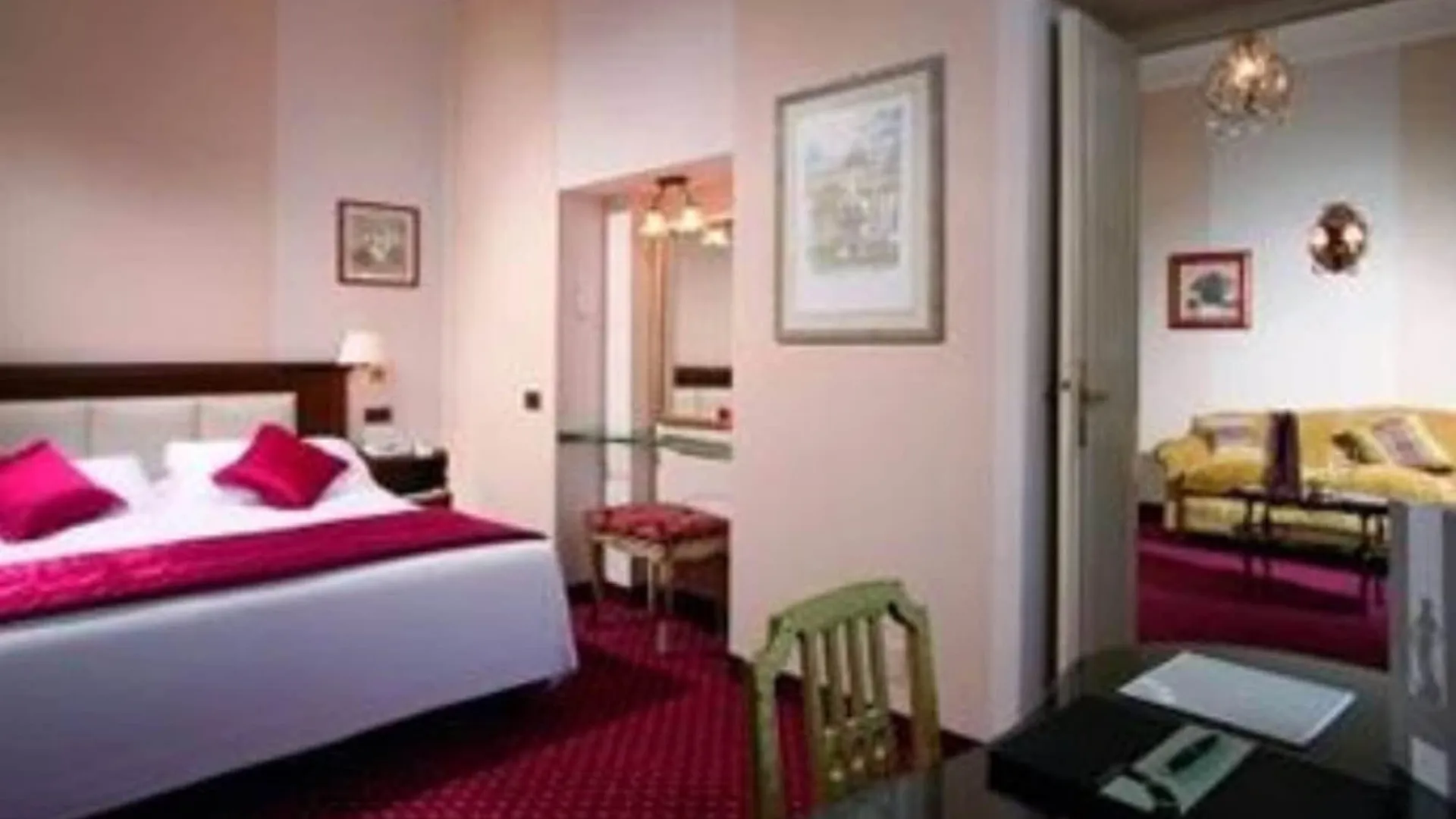 Hotel Nazionale Rome 4*,