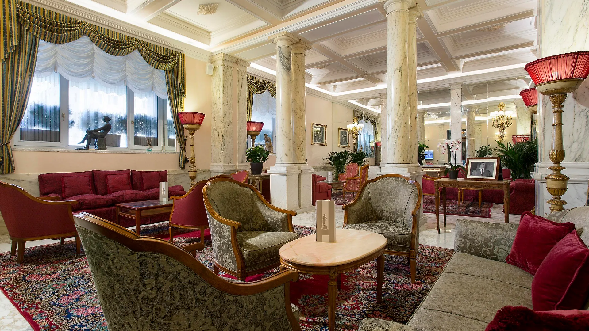 רומא Hotel Nazionale 4*,