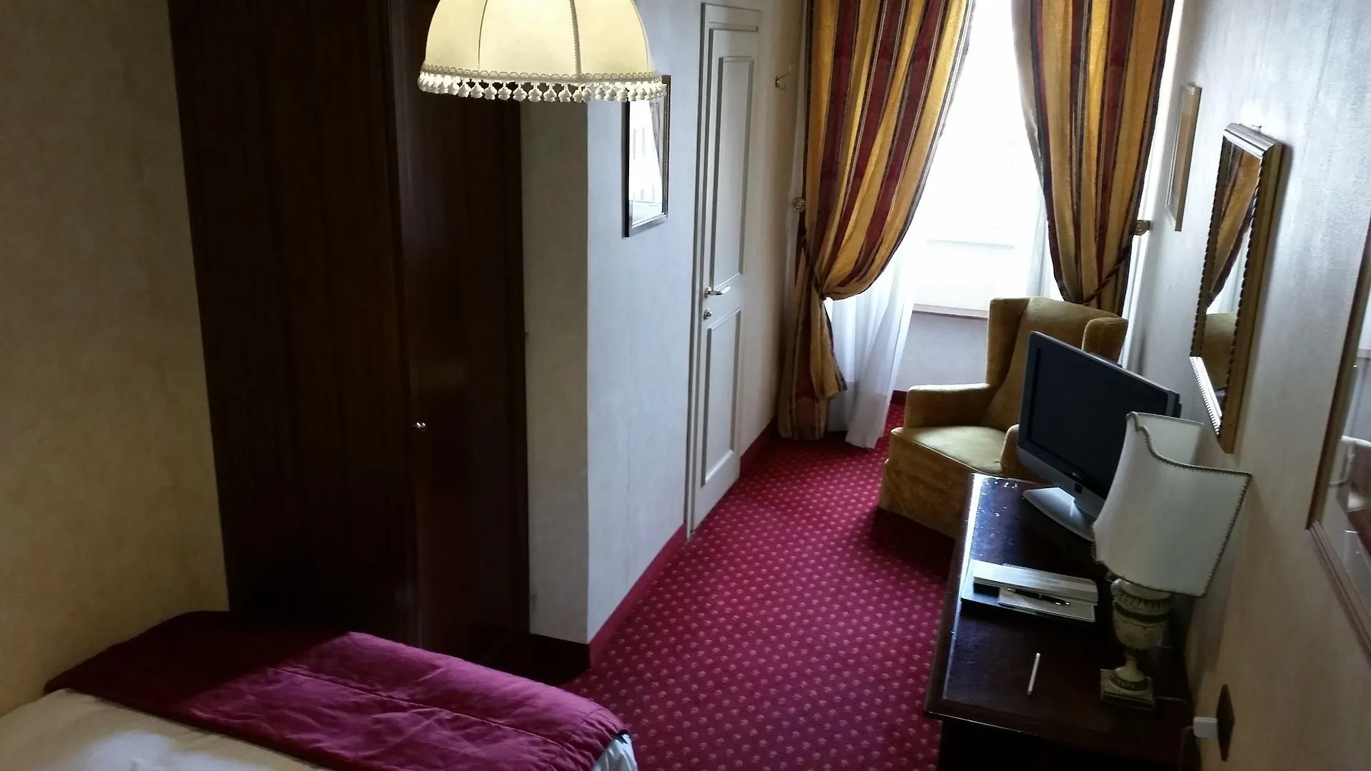 Hotel Nazionale Rom 4*,